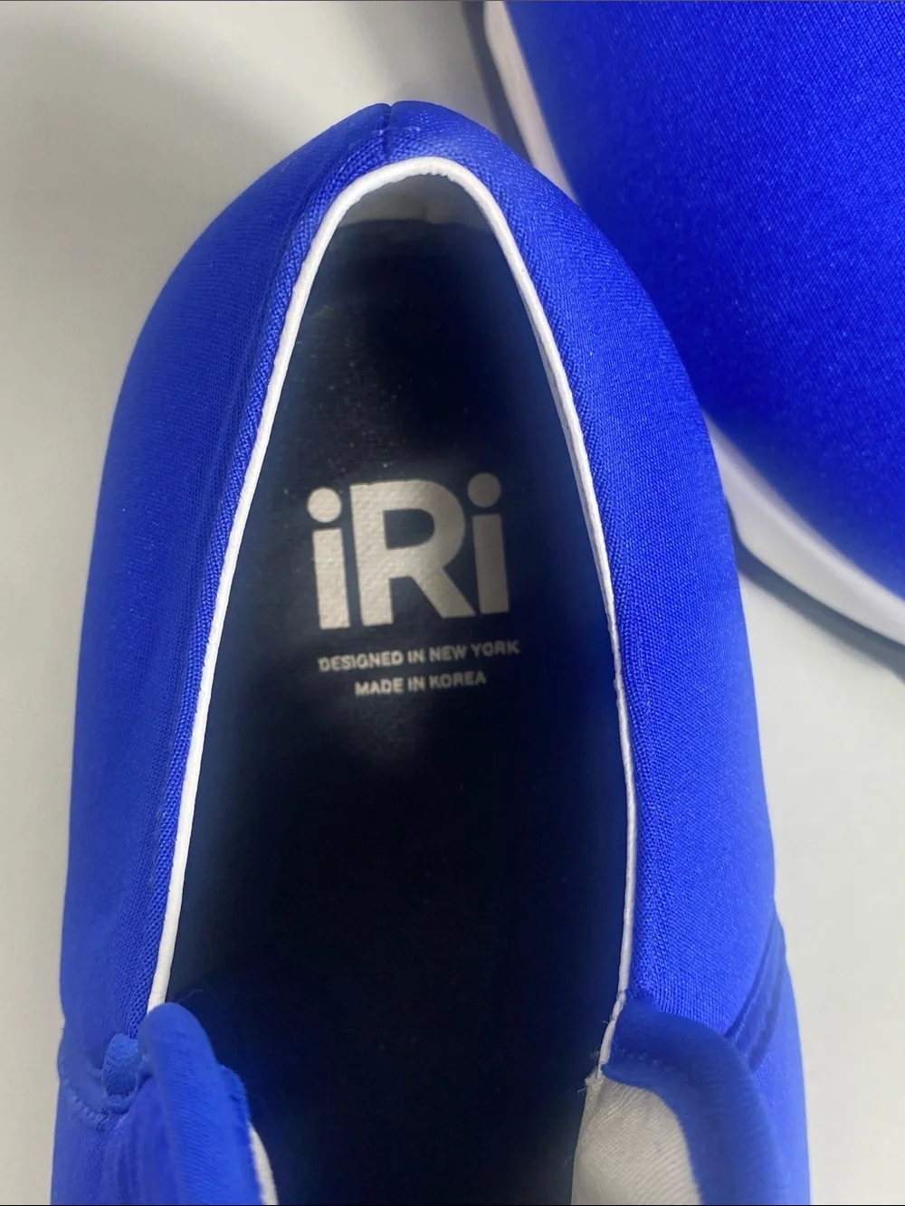 Iri vibrant cobalt